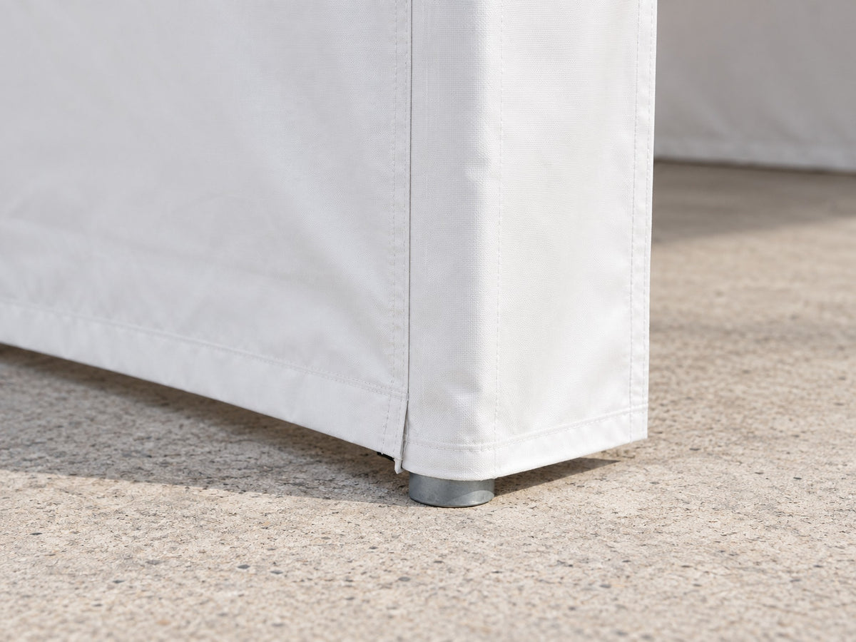 Piquet et hauban avec sac de sable ancrant la tente-garage 3x6 m